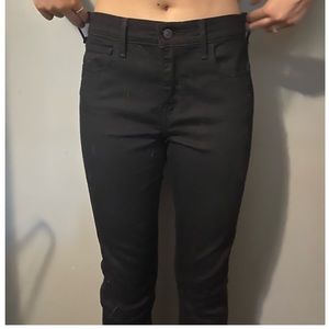 levi’s black non ripped jeans